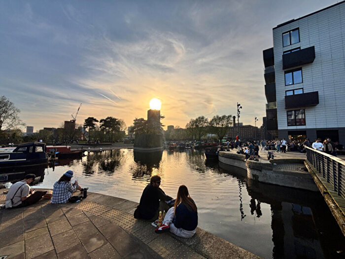 2 Bedroom Apartment For Sale In Pollard Street, Manchester, M4