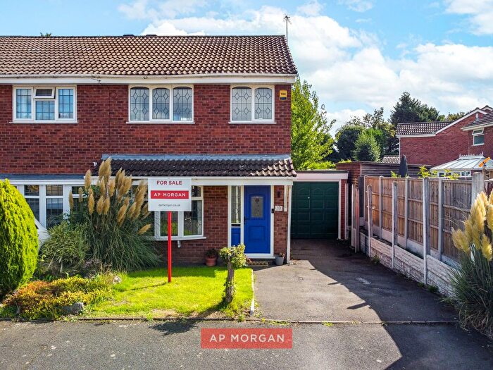 2 Bedroom Semi-Detached House For Sale In Kilburn Drive, Kingswinford, Dudley, West Midlands, DY6