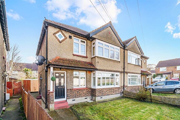 2 Bedroom Maisonette For Sale In Paget Avenue, Sutton, SM1