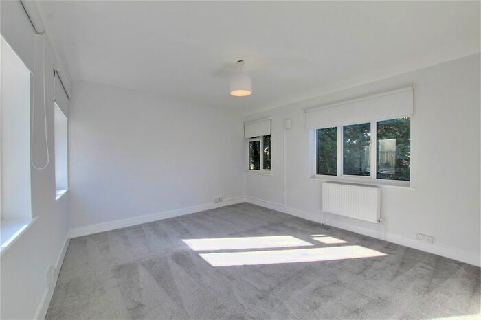 1 Bedroom Flat To Rent In Hawthorne Court (Pk), Northwood Hills, HA6