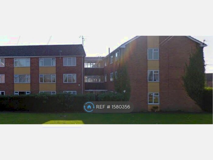 2 Bedroom Flat To Rent In St. Peters Road, Kineton, Warwick, CV35