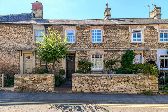 3 Bedroom Terraced House For Sale In Hay Street, Marshfield, SN14