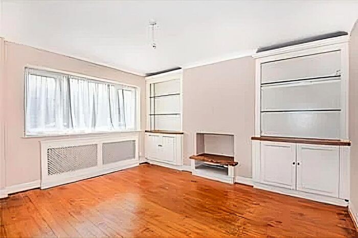 2 Bedroom Maisonette To Rent In Yeading Fork, Hayes, UB4