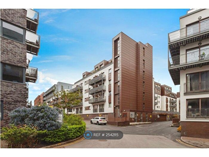 2 Bedroom Flat To Rent In Isaac Way, Manchester, M4