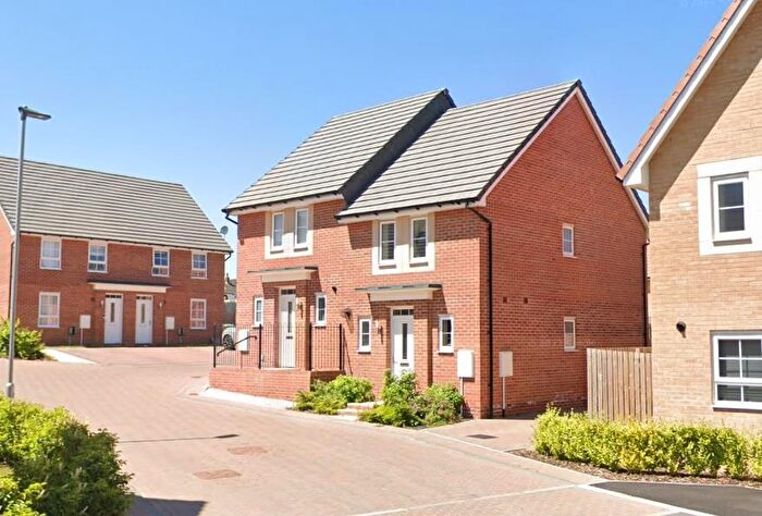 3 Bedroom Semi-Detached House To Rent In Collier Chase, Micklefield, Leeds, LS25