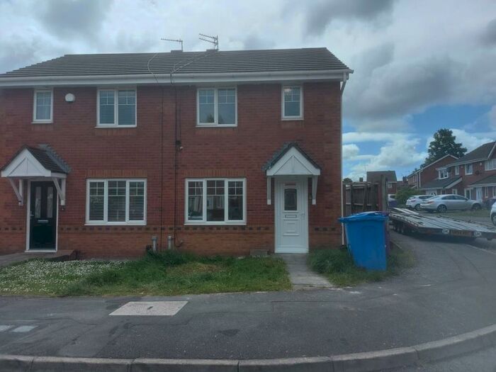 3 Bedroom Semi-Detached House To Rent In Woodhurst Crescent, L14