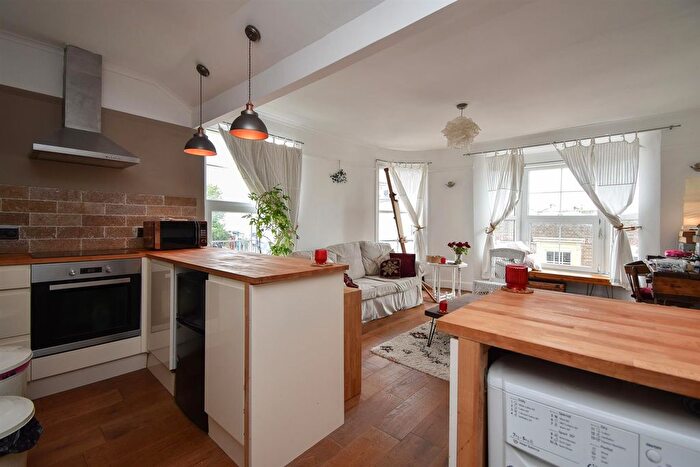 1 Bedroom Flat For Sale In London Road, St. Leonards-On-Sea, TN37