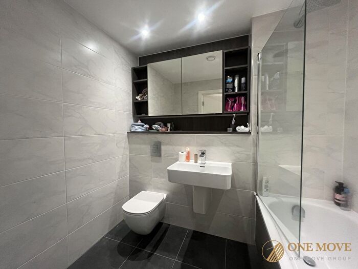 2 Bedroom Flat For Sale In Silvercroft Street, Manchester, M15