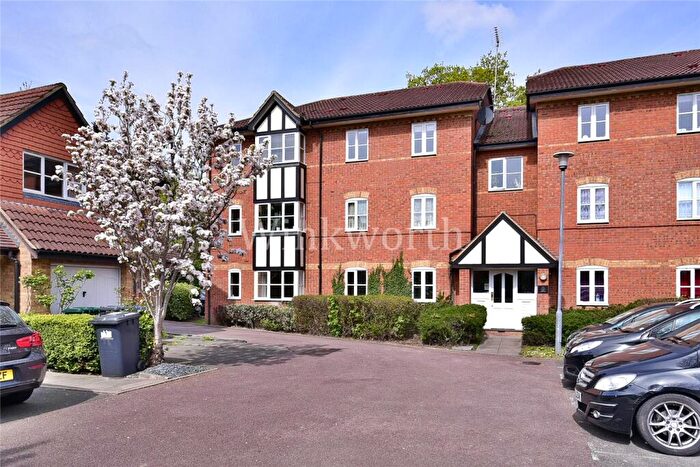 2 Bedroom Apartment To Rent In Lee Close, Barnet, Hertfordshire, EN5
