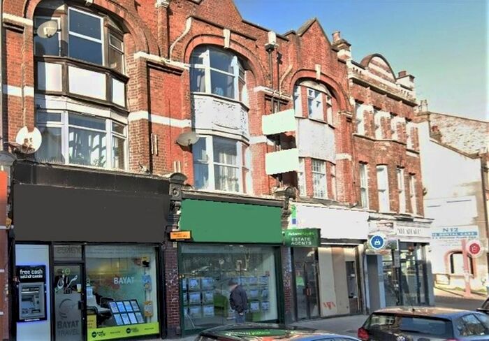 Studio To Rent In Ballards Lane, London, N12