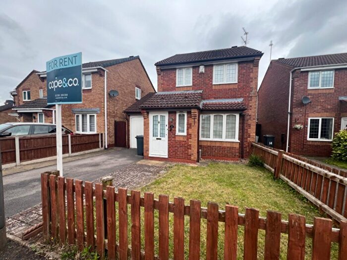 3 Bedroom Semi-Detached House To Rent In Sherbourne Drive, Burton-On-Trent, Staffordshire, DE14