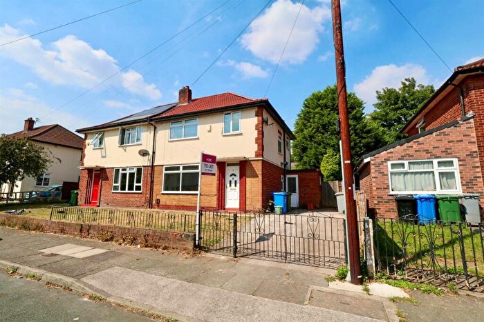 3 Bedroom Semi-Detached House To Rent In Cherry Tree Walk, Stretford, M32