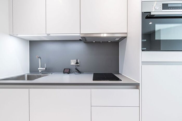 Studio To Rent In Warwick Road, London, SW5