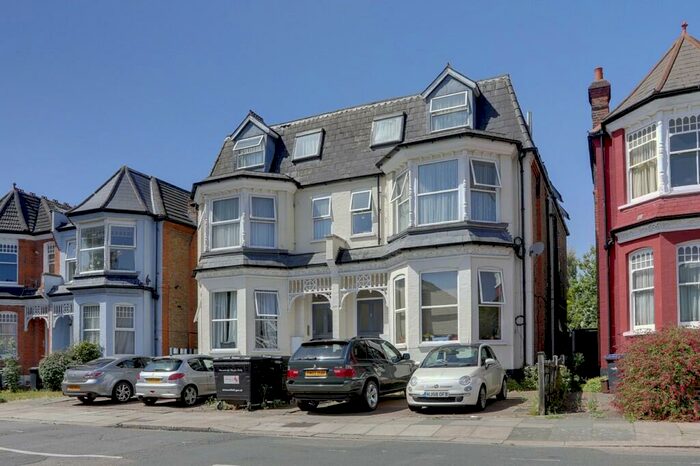 1 Bedroom Apartment To Rent In Haslemere Road, Winchmore Hill, N21