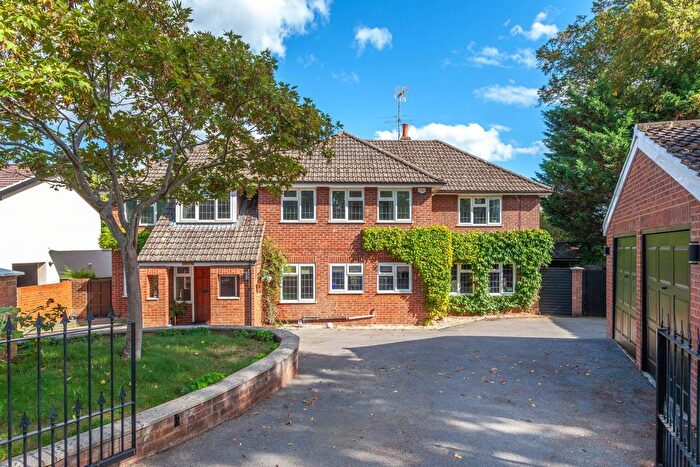 6 Bedroom Detached House For Sale In Graveney Drive, Reading, RG4