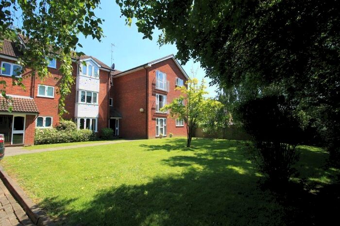 1 Bedroom Flat To Rent In Lilliput Avenue, Northolt, UB5