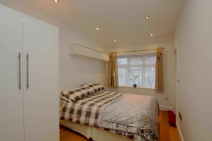 Studio To Rent In Lampton Avenue, Hounslow, TW3