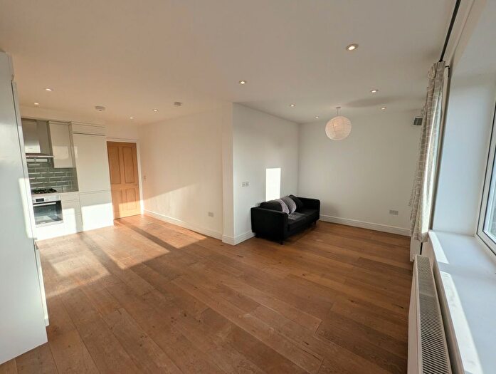 2 Bedroom Flat To Rent In Churchfield Road, Acton, W3