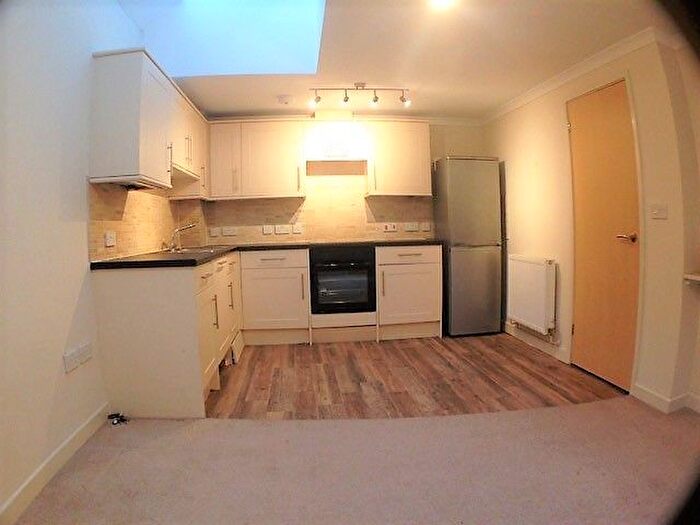 3 Bedroom Flat To Rent In Eastwick Farm Apartments, Taunton, Somerset, TA2