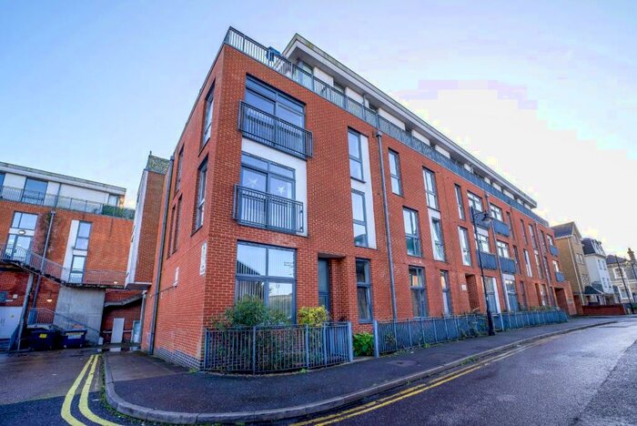 2 Bedroom Flat To Rent In Fox Lane North, Chertsey, KT16