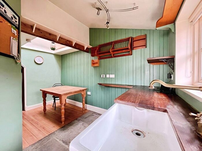 2 Bedroom Flat To Rent In Haverhill Road, Cambridge, CB21