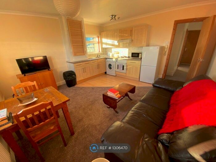 1 Bedroom Terraced House To Rent In Sketty Road, Swansea SA2