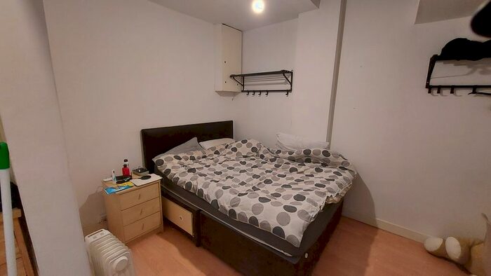Studio To Rent In Boston Parade, Boston Road, Hanwell W7