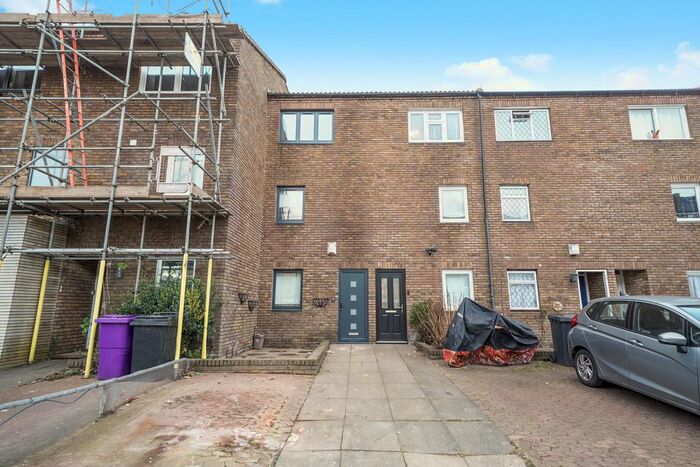 6 Bedroom Terraced House To Rent In Brick Lane, Shoreditch, E2