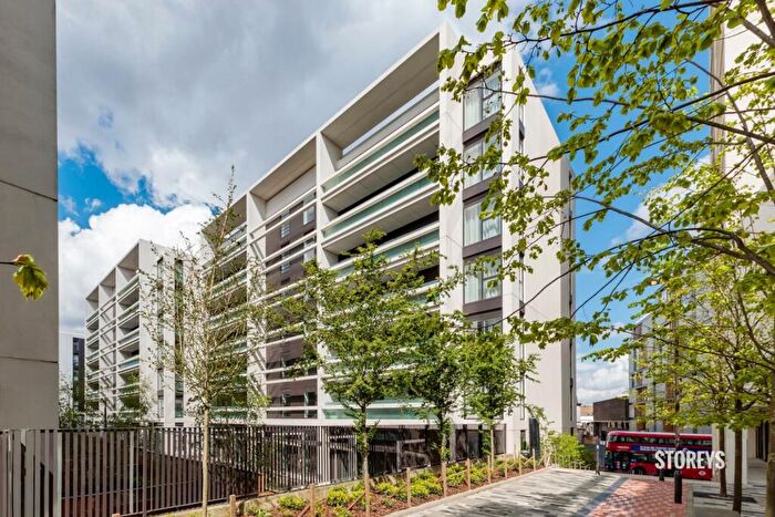 2 Bedroom Apartment To Rent In York Way, Kings Cross, London, N7