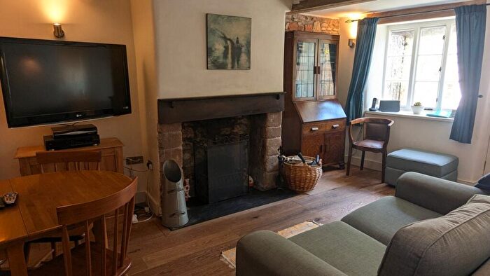 2 Bedroom Cottage For Sale In St Thomas Street, Wells, BA5