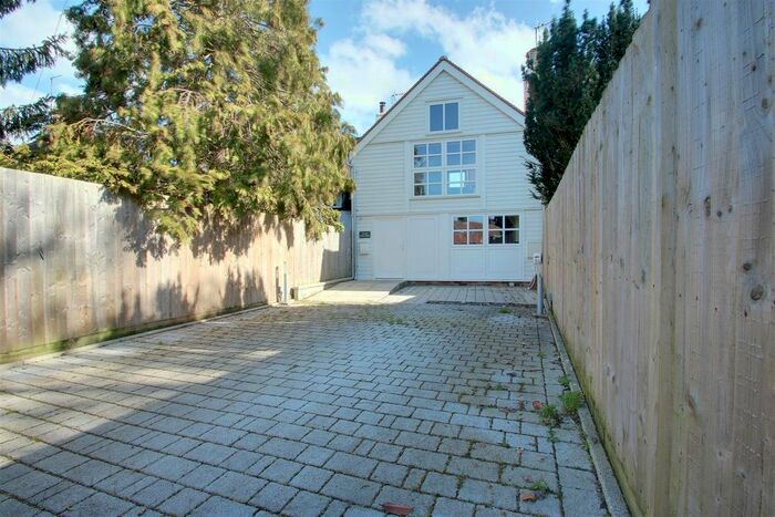 2 Bedroom Property To Rent In Marston Court, Station Road, Long Marston, Tring, HP23