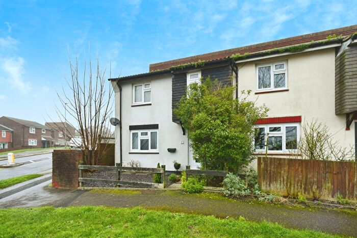 3 Bedroom End Terrace House For Sale In Whitehawk Way, Brighton, BN2
