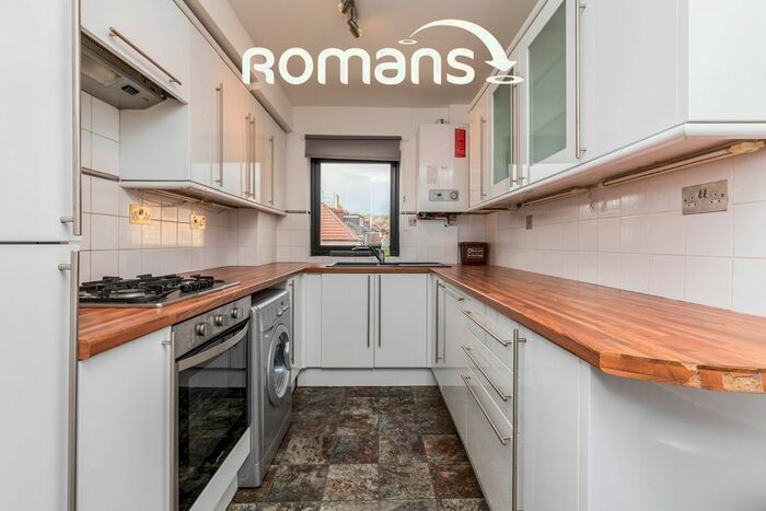 2 Bedroom Flat To Rent In Rownham Mead, Bristol, BS8