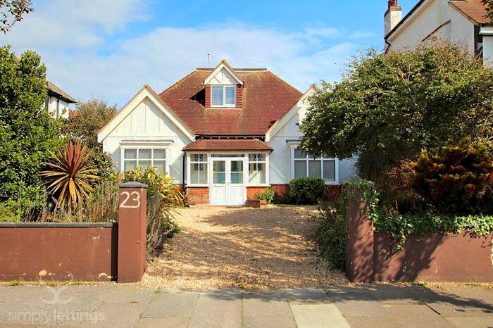 4 Bedroom Bungalow To Rent In Langdale Road, Hove, BN3