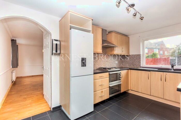 3 Bedroom Detached House To Rent In Porter Road, Beckton, E6