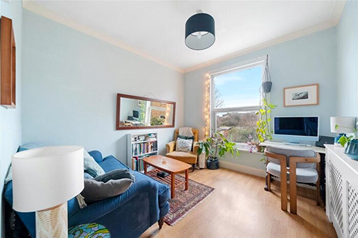 1 Bedroom Flat For Sale In Somers Road, Walthamstow, London, E17