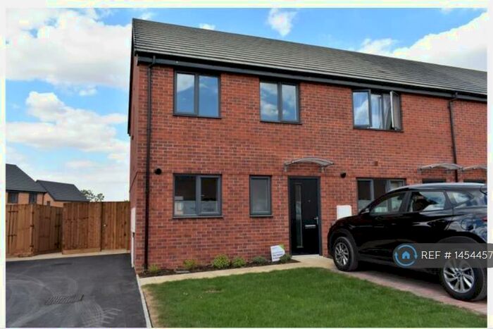3 Bedroom End Of Terrace House To Rent In Draper Road, Peterborough, PE4