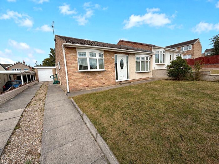 3 Bedroom Semi-detached Bungalow For Sale In Brandon Close, Fens, Hartlepool, TS25