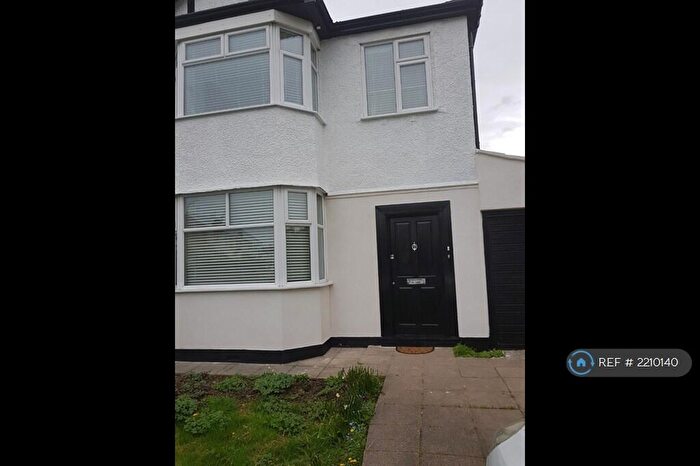 2 Bedroom Flat To Rent In Willow Road, Enfield, EN1