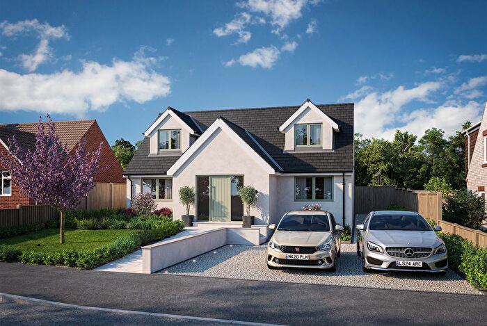 4 Bedroom Detached House For Sale In Bitterne Way, Lymington, Hampshire, SO41
