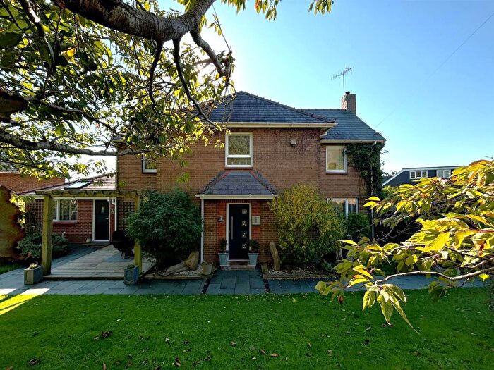 4 Bedroom Detached House For Sale In Ar Y Bryn, Pembrey, Burry Port, SA16