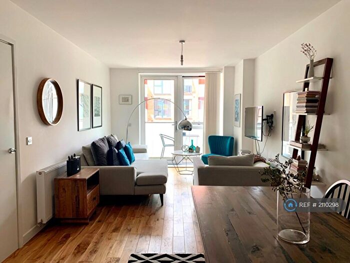 1 Bedroom Flat To Rent In Bathurst Square, London, N15