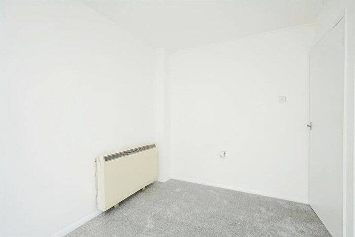 1 Bedroom Flat For Sale In Saye & Sele Close, Grendon Underwood, Aylesbury, HP18