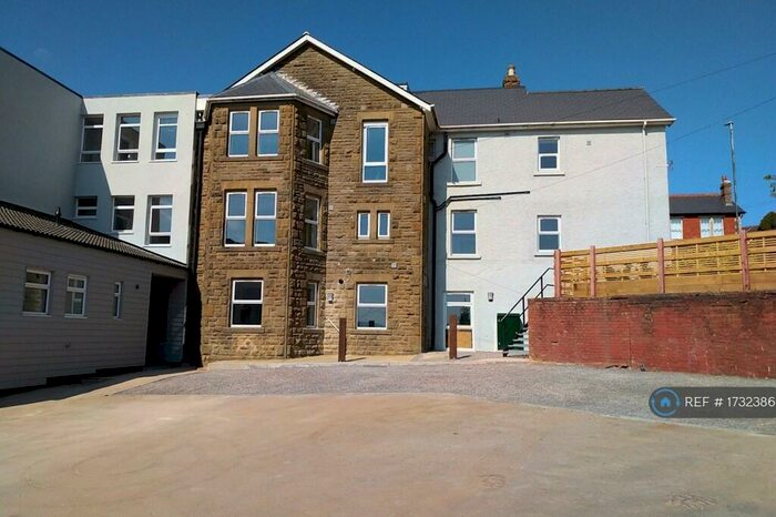 2 Bedroom Flat To Rent In St Anthonys, Cinderford, GL14