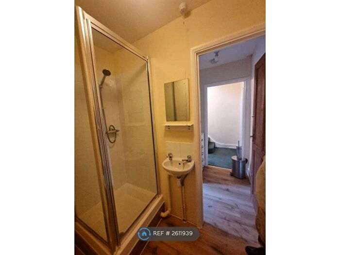 4 Bedroom Terraced House To Rent In Henshaw Street, London, SE17