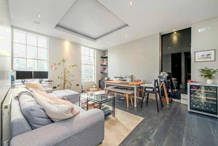 2 Bedroom Apartment To Rent In Myddelton Square, Angel, London, EC1R