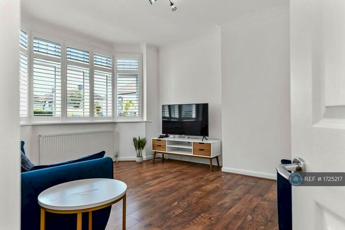 3 Bedroom Semi-Detached House To Rent In Waite Davies Road, London, SE12