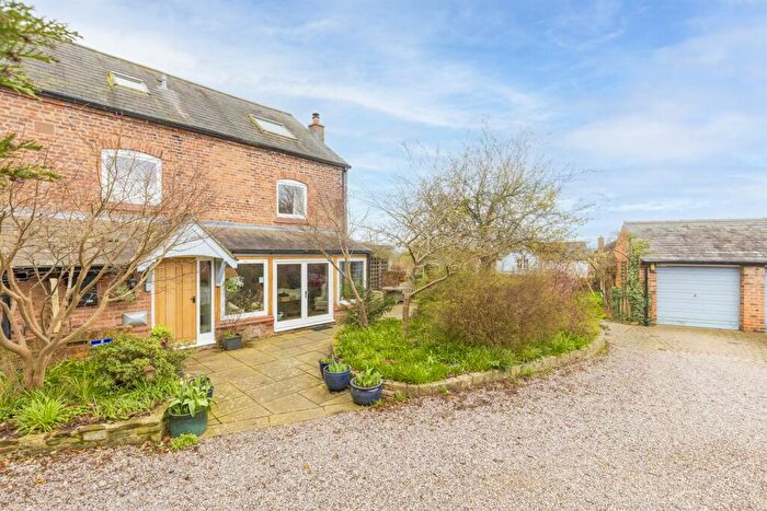3 Bedroom Semi Detached House For Sale In Farndon Village Centre Barn Conversion, CH3
