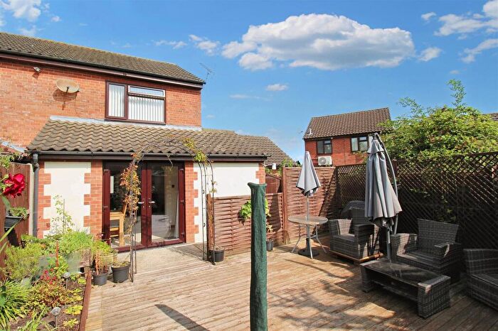 2 Bedroom Semi-Detached House For Sale In Lancaster Gardens, Aylsham, Norwich, NR11