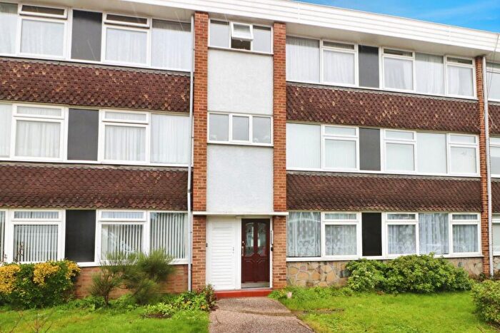 2 Bedroom Apartment To Rent In Barton Meadows, Ilford, IG6